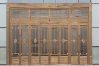 在選購濟南銅門的時候，一定要注意以下幾點誤區