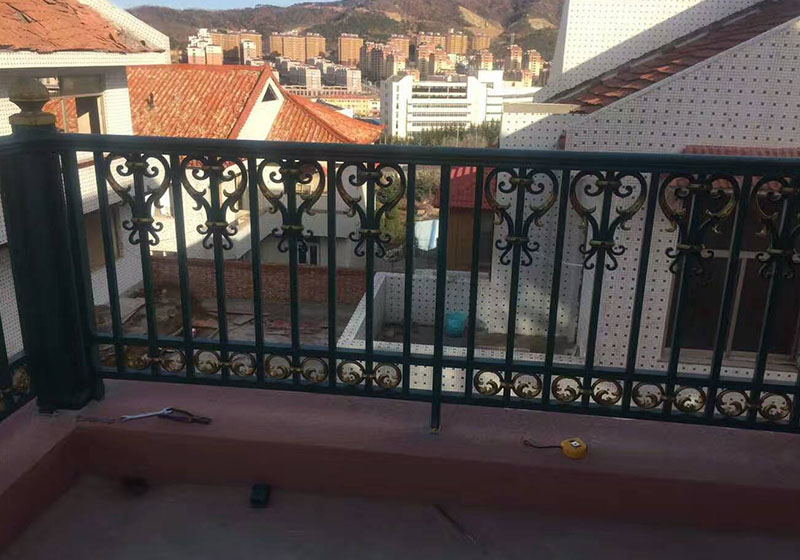 濟(jì)南別墅大門(mén),山東鋁藝護(hù)欄 濟(jì)南別墅大門(mén),山東鋁藝護(hù)欄