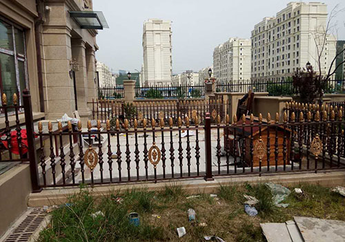 山東鋁藝大門(mén),濟(jì)南鋁藝護(hù)欄 山東鋁藝大門(mén),濟(jì)南鋁藝護(hù)欄