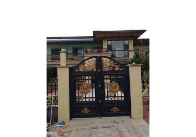 領秀城鋁藝大門安裝