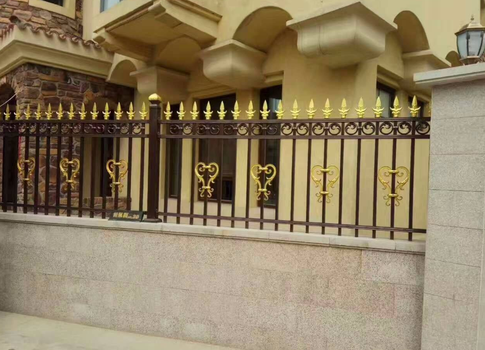 山東鋁藝護欄